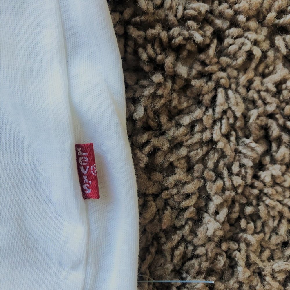 LEVI'S T-Shirt - Picture 3 of 3